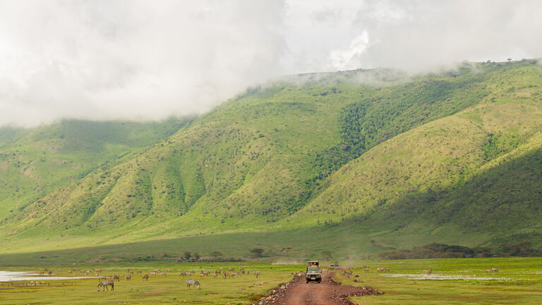 Ngorongoro‑Krater und Eintritt in die Serengeti